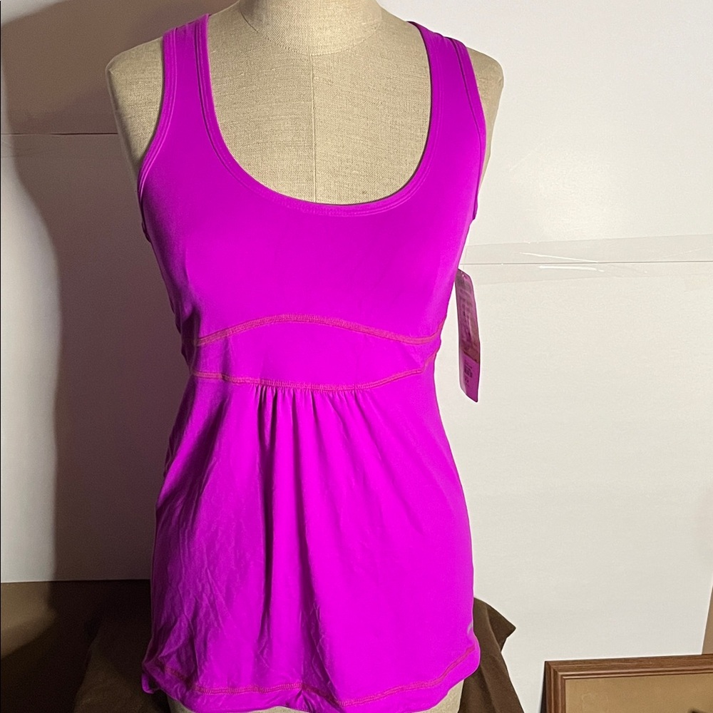 😄NWT fushia workout tank Onetooth cinched